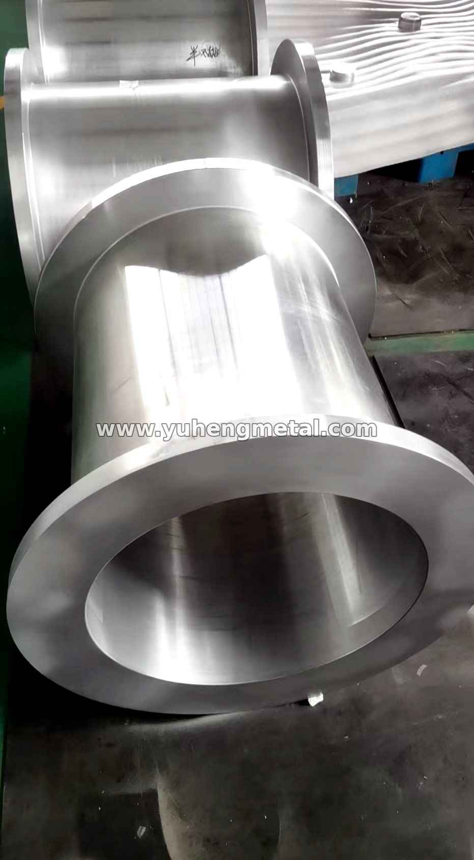 Batch of machined trunnion bearing shells for a rotary kiln